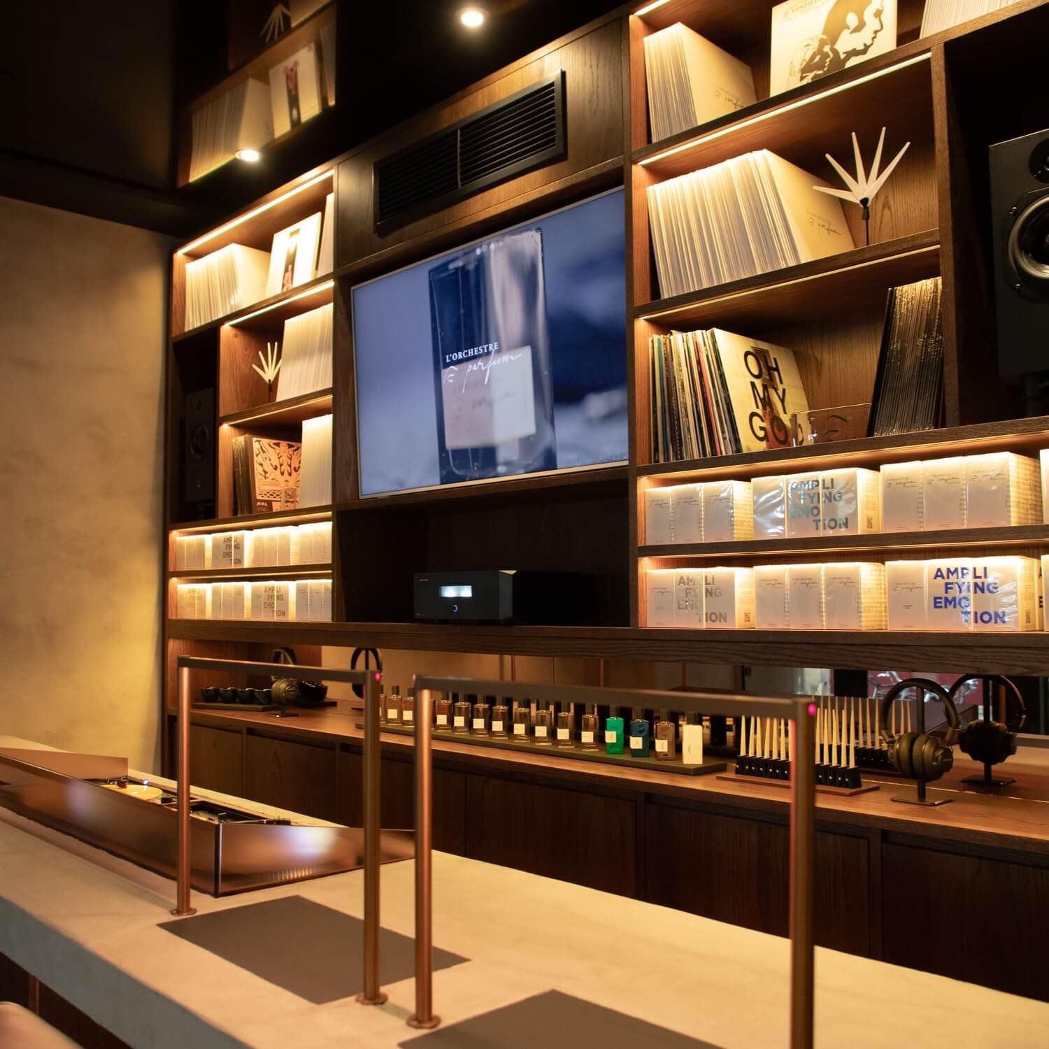 L'Orchestre Parfum Piano Santal for $17.95 per month | Scentbird