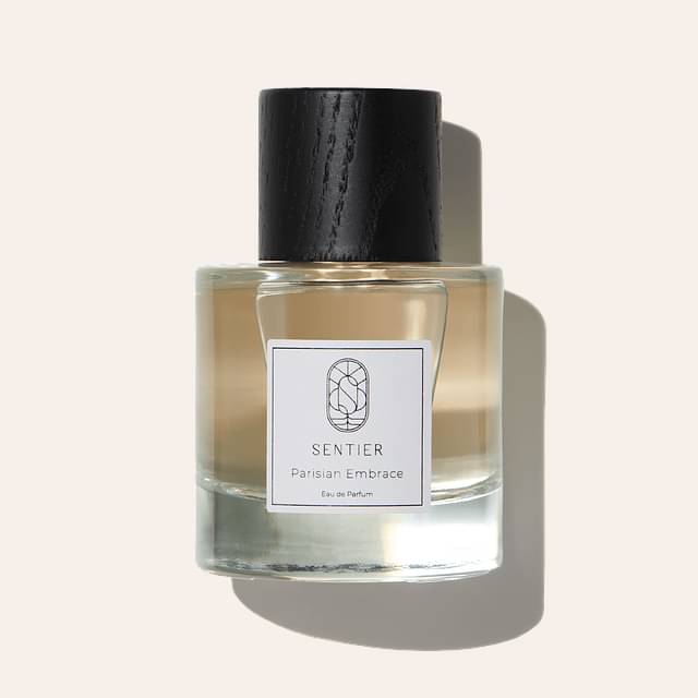 Sentier Parisian Embrace